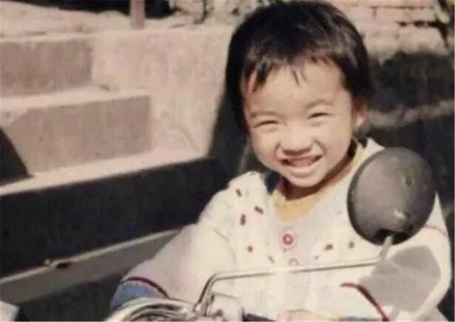 华晨宇是哪里人，华晨宇个人简介（家里有矿、音乐天才、整容、未婚生女）