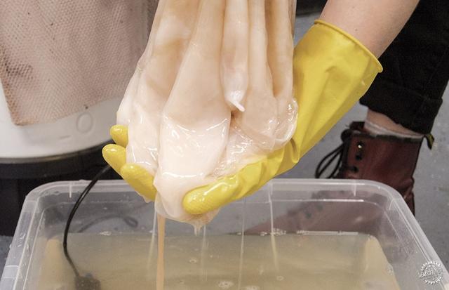 acetic是什么面料，acetite什么面料（这些包装纸竟由果皮制成）