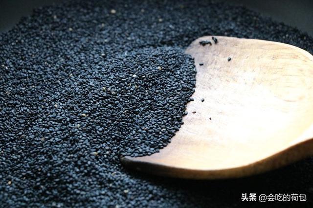 生芝麻怎样保存长久，生芝麻怎么保存的时间长（冬季要多吃黑芝麻）