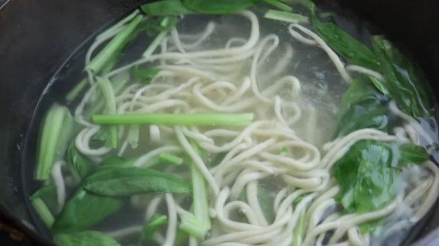 炒拉条子的家常做法，炒拉条怎么做最好吃（味道比饭店里的还好吃）