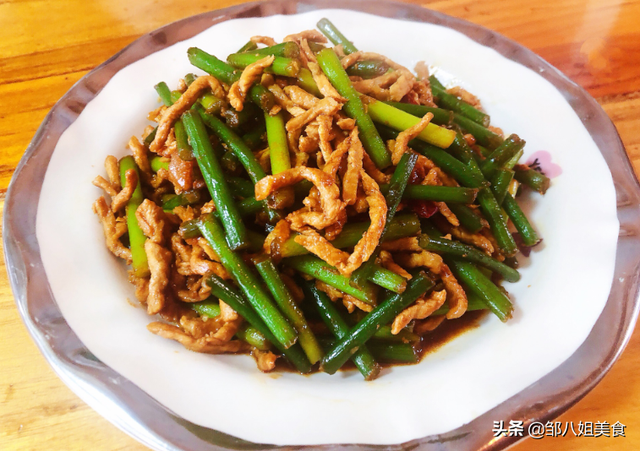 蒜苔怎么炒才容易熟，不要直接炒或者焯水