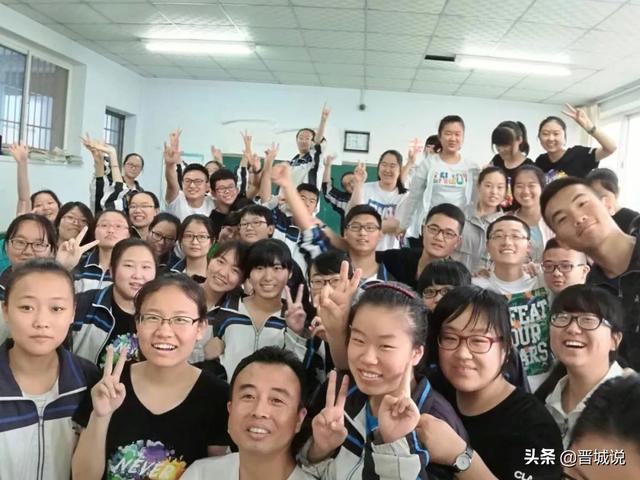 总裁的替身前妻冠华居燕子717微博，燕子712原创歌曲（晋城一中学子接力传承继续一中执教）