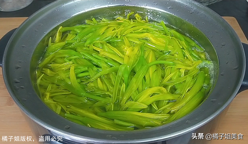 圖片[6]-【涼拌黃花菜】做法步驟圖 口感比肉還好吃-起舞食譜網