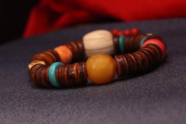 嘎巴拉是什么骨头,嘎巴拉是什么骨头做的(用高僧头盖骨做的念珠“嘎巴拉”) 嘎巴拉是什么骨头,嘎巴拉是什么骨头做的(用高僧头盖骨做的念珠“嘎巴拉”)