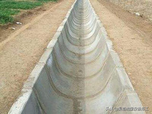 路堑是什么意思，路床是什么意思（浅蝶形公路边沟施工难点与建议）