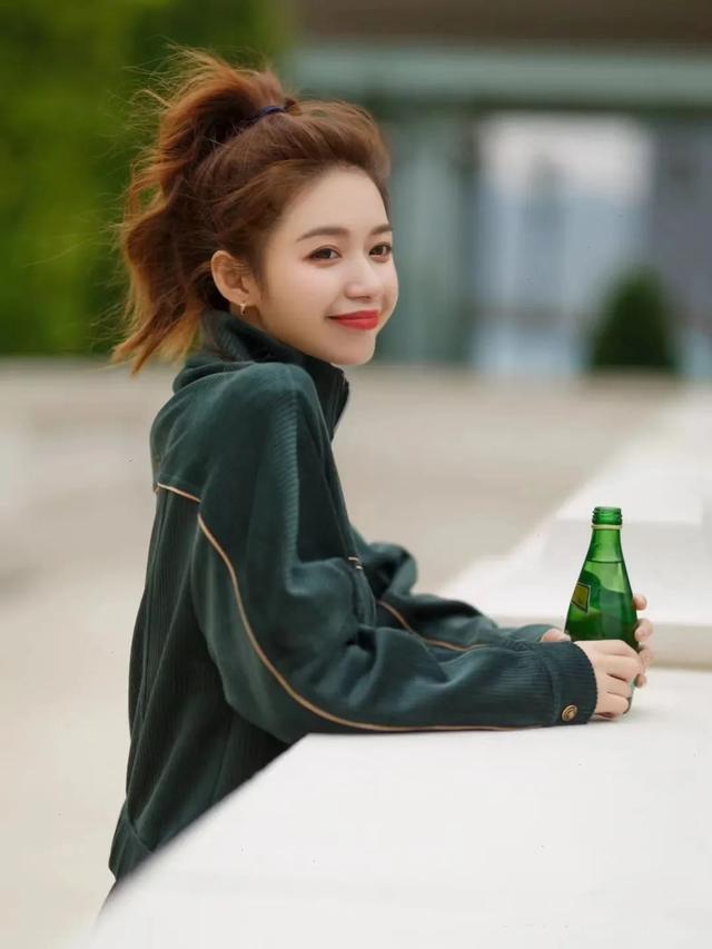 什么发型显脸小显年轻，适合瘦脸的发型（简单易打理的4款发型）