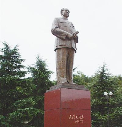 毛泽东故居风水，探究毛泽东故居风水真相（伟人的家乡：韶山）