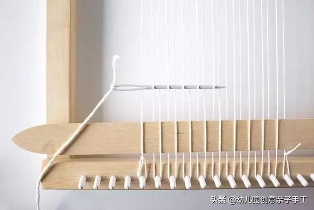 创意书签制作方法，阅读书签制作（毛线创意手工-杯垫、书签和挂饰）