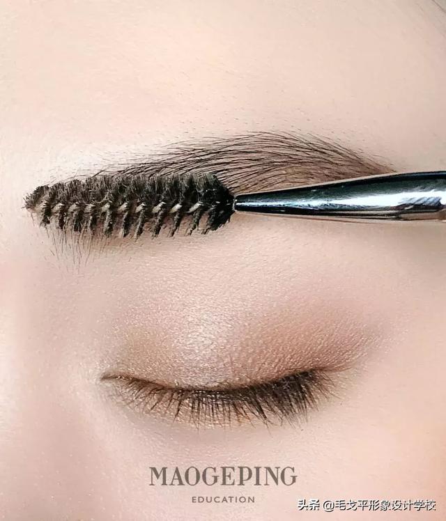 怎么修眉毛，怎样修眉毛好看又自然（超详细修眉画眉教程）