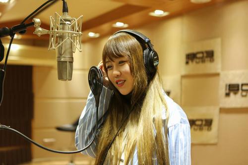 你骄傲的飞远我栖息的夏天是什么歌，网红最火的50首歌（《飞鸟和蝉》：温柔时光觅任然）