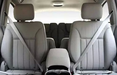 汽车安全带怎么系，汽车后排安全带怎么系（汽车安全带的正确系法详解）