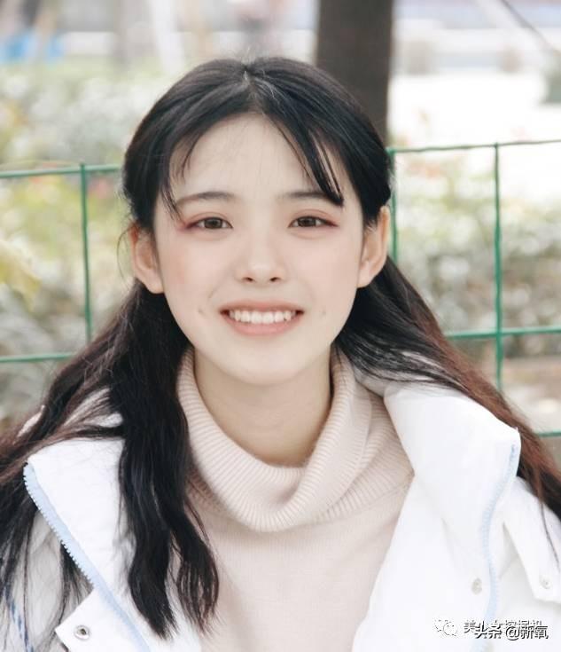 超甜高颜女头  虞佳瑞，微信头像，超甜高颜女头  虞佳瑞（因一张打篮球照爆火的漫画脸太好看了）