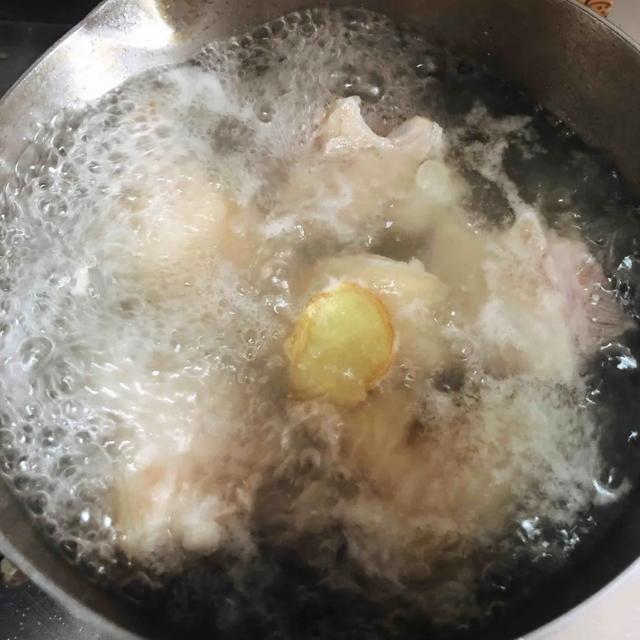 黄豆猪蹄汤，黄豆猪蹄汤（黄豆猪蹄汤黄豆放多少）