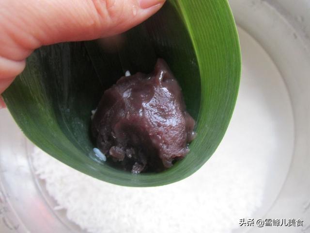 三角棕子的包法粽子的包法，三角粽子的包法（6张图片教会你三角粽最简单包法）