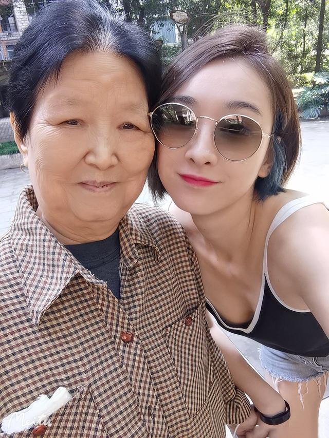 穆婷婷为什么退出娱乐圈，穆婷婷是明星吗（自嘲“不属于娱乐圈”的穆婷婷哪去了）