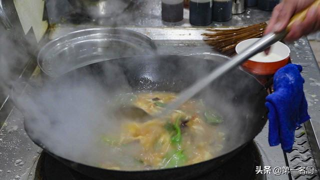 酸辣鸡蛋汤的做法，鸡蛋酸辣汤的家常做法（看看大厨都用的啥配料）