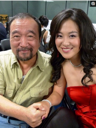 70岁李保田，捧红身高160的儿子，漂亮儿媳小儿子16岁