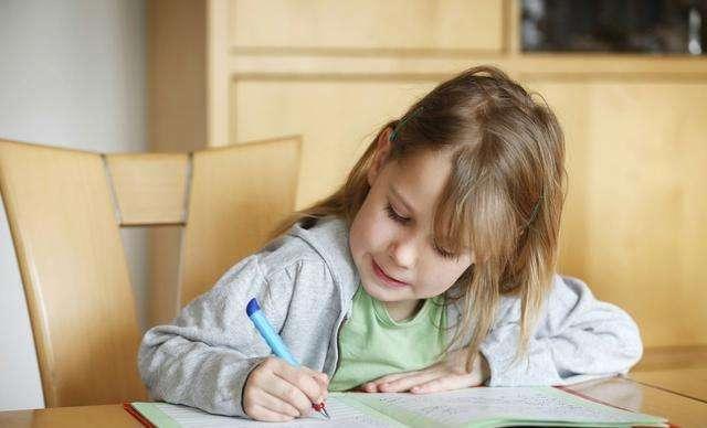 如何让孩子集中注意力，如何让孩子的注意力快速集中（家长做到这些有效提高孩子注意力水平）