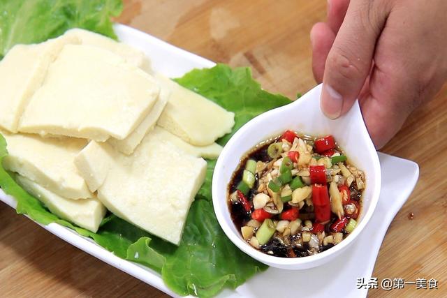 豆腐是怎么做成的，豆腐是怎么制作而成的（一碗黄豆、四个鸡蛋）