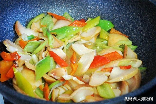 海螺怎么吃法家庭吃法，海螺该怎么吃（螺肉这么简单一炒）