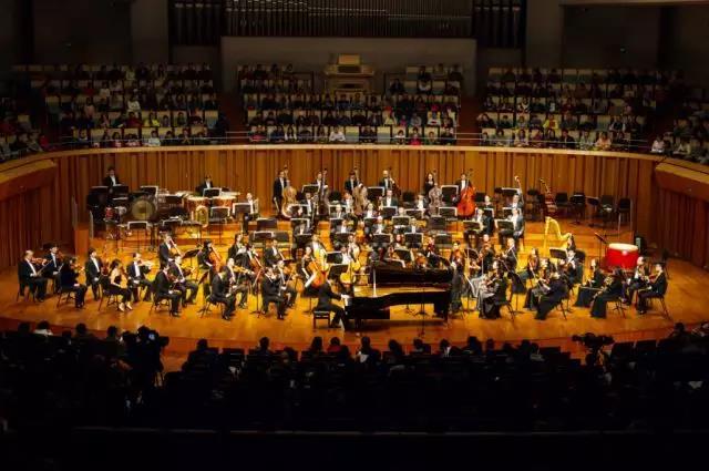 薛汀哲钢琴能排第几，中国十大钢琴家排名是怎样的（薛汀哲钢琴独奏绵阳音乐会）