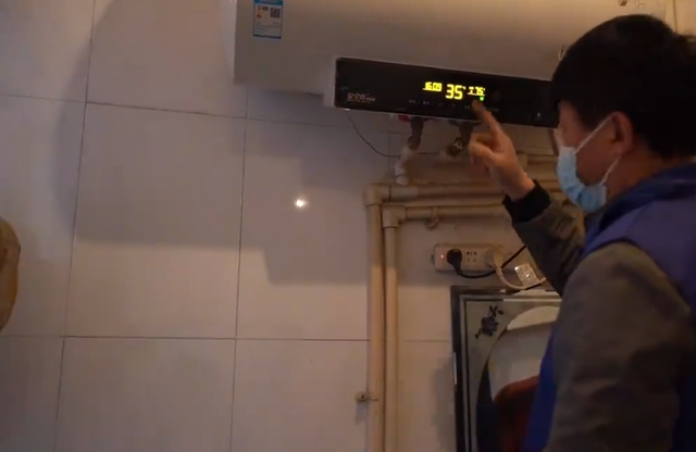 热水器清理水垢，家用燃气热水器水垢清理方法（2年不洗的热水器水垢多到没朋友）