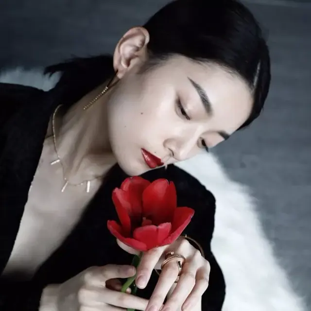 超拽霸气女生头像，女生头像霸气超拽 ᴮᵉ ⁿᵉⁱᵗʰᵉʳ ᵍᵉⁿᵗˡᵉ ⁿᵒʳ ⁱⁿᵈⁱᶠᶠᵉʳᵉⁿᵗ.微信（什么事都可以努力）