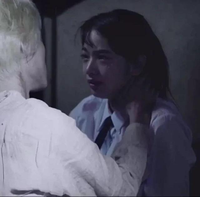 溺水小刀·动漫情侣头像微信，溺水小刀·动漫情侣头像（今天是《溺水小刀》系列）