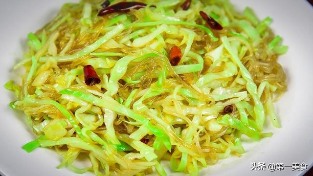 圆白菜炒粉丝的做法，圆白菜炒粉家常做法（包菜炒粉条粉怎么做更好吃）