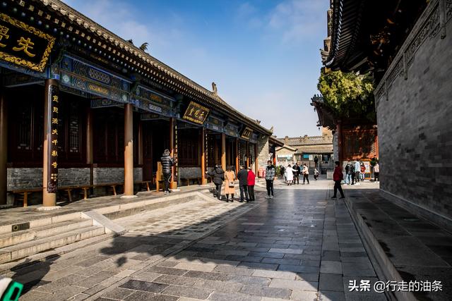 大雁塔的修建和哪位名人有关，大雁塔的修建和哪位名人有关蚂蚁答题（只为玄奘的坚毅和白居易的雁塔题名）