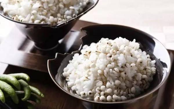 月子餐30天食谱，月子餐30天食谱有哪些（孕妇产后不知道该吃什么好）