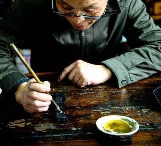 怎样用墨块调制成墨汁，墨汁如何调制而成（墨——书法和国画的亲娘）