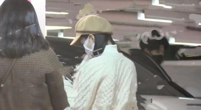 谭松韵的老公是谁，谭松韵丈夫（任嘉伦罕见陪妻子逛街）