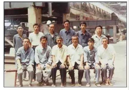 许家印的儿子，许家印生了几个孩子？（2018年许家印携妻陪父回老家）