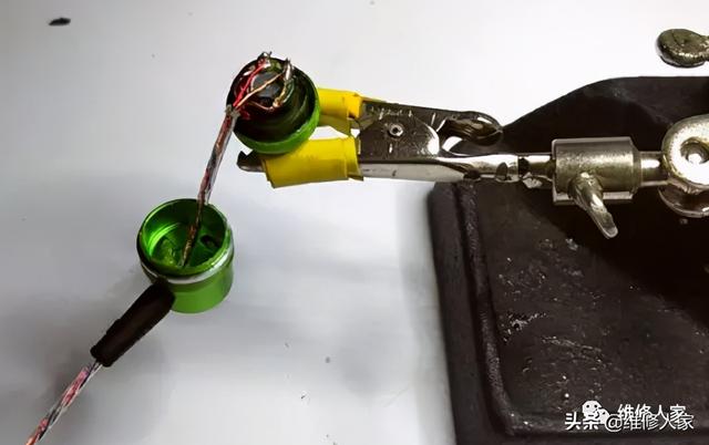 线控耳机如何接线的，线控耳机如何接电话（耳机的接线原理及焊接操作）