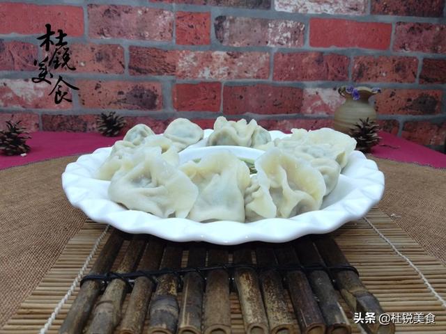 肉三鲜馅怎么调好吃，肉三鲜馅怎么调好吃视频（老师傅教你肉三鲜水饺经典做法）