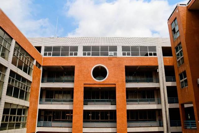 广州康大职业学院，广州康大职业技术学院在青海招生人数、录取分数线、位次[2022招生计划]（广东大学巡礼-广州康大职业技术学院）