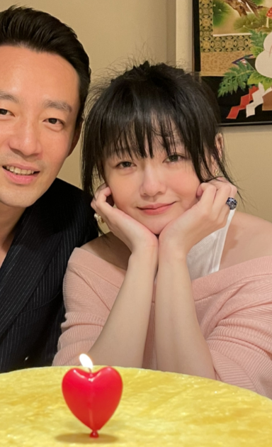 汪小菲父亲节晒与父亲合照，只字未提老婆孩子，老爸颜值堪称男神