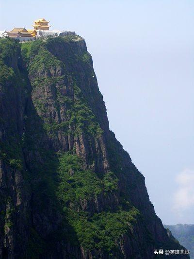 珠穆朗玛峰在哪个国家，珠穆朗玛峰是哪个国家的（珠峰是世界最高峰？错）