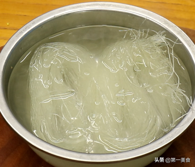 粉丝娃娃菜的做法，粉丝的做法大全家常菜（教你速成好吃的粉丝娃娃菜）