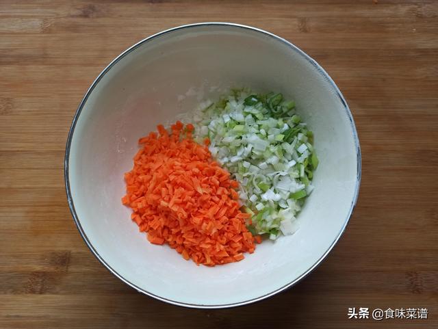 各种烙饼的做法，各种烙饼的做法大全（“末伏烙饼摊鸡蛋”）
