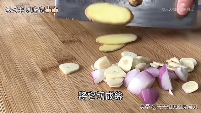 清蒸鸡的最正宗做法，清蒸鸡就是这么简单