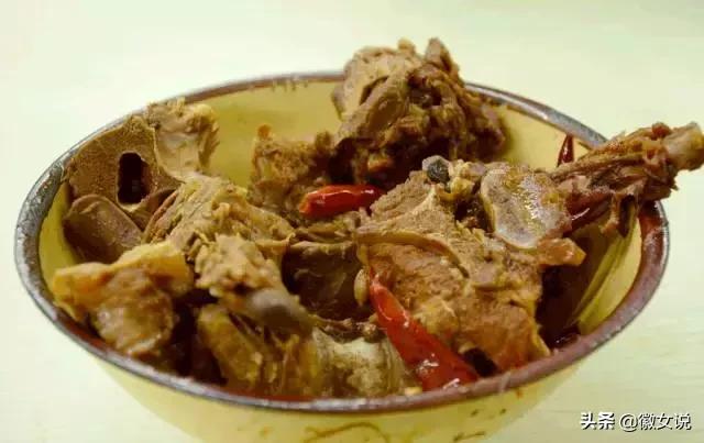 油蛤蟆怎么做才好吃，安徽临泉经典美食不吃遍绝不罢休