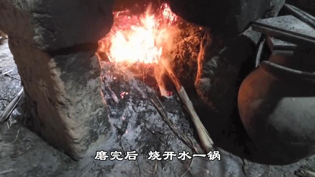 天然石磨豆腐的做法，传统古法用石磨打豆腐的全过程