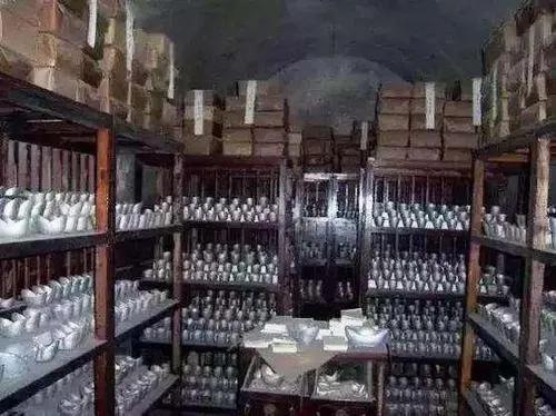 贮存的拼音怎么读，贮蓄的拼音（但不知是什么意思）