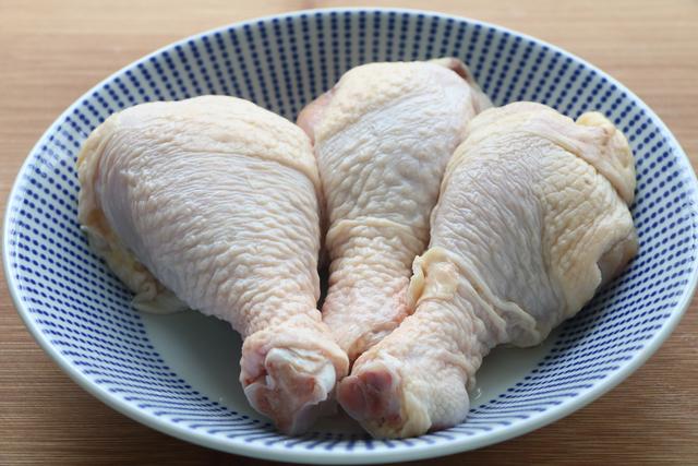 做蒸鸡腿的方法，鸡腿简单又好吃的做法