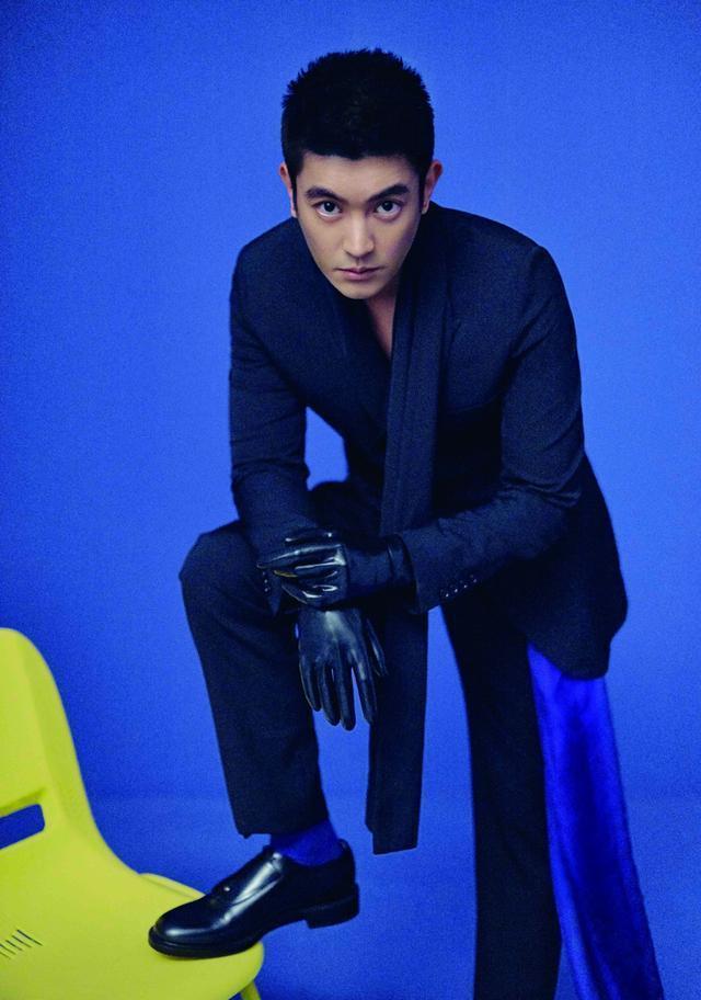 宝石蓝是什么颜色，艳蓝和宝石蓝（多穿这3种“颜色”）