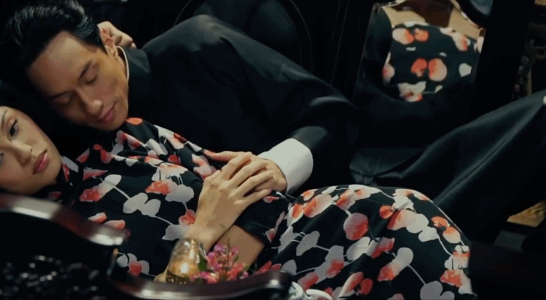 许志安 - 烈焰红唇歌词是什么，许志安老婆郑秀文（求求别再吹这位大女主了）