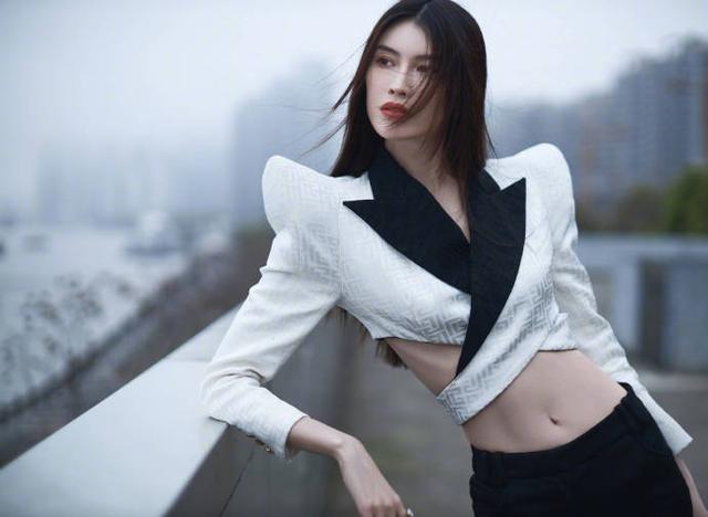 陈伟霆的女朋友，陈伟霆女友（陈伟霆何穗恋情疑曝光）