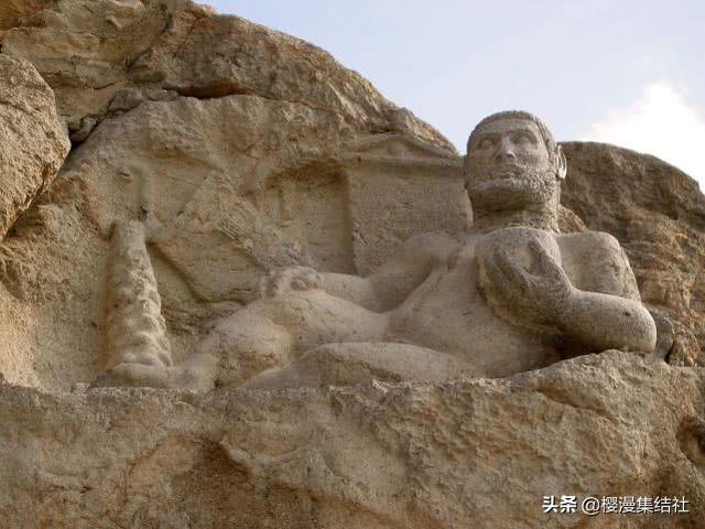 希腊神话中赫拉克勒斯的背景，赫拉克勒斯对伊莉雅如父般的宠溺背后有着怎样的英雄事迹